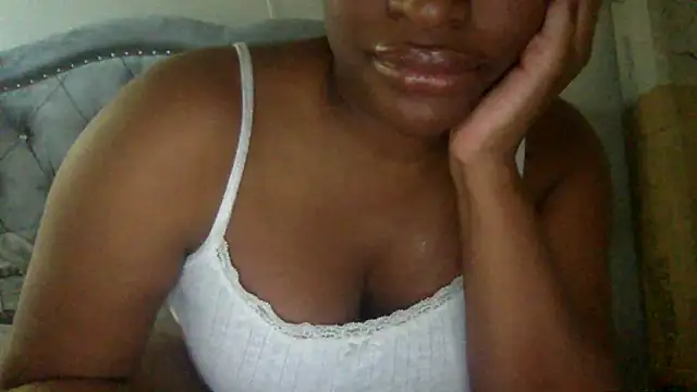 Snapshot of icedcoffeex chatting on February 12, 2026, 9:43 pm icedcoffeex online show from February 12, 2026, 9:43 pm