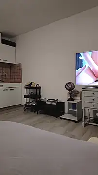 Miss candymandy online show from April 15, 2026, 7:58 pm