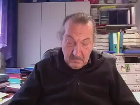 Snapshot of HMStraps01 chatting on December 6, 2024, 1:55 pm HMStraps01 online show from December 6, 2024, 1:55 pm