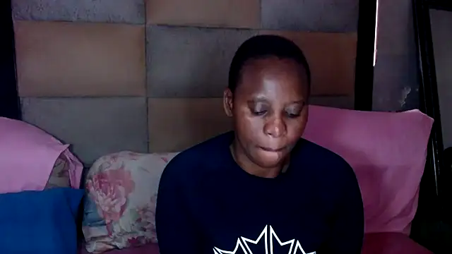 DIVAASS1 online show from April 13, 2026, 7:47 am