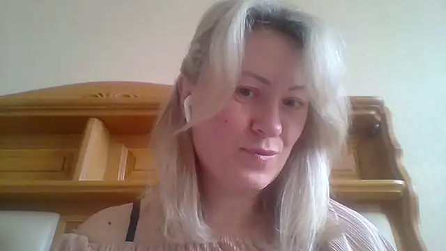 Snapshot of Mary888x chatting on February 17, 2025, 6:31 am Mary888x online show from February 17, 2025, 6:31 am