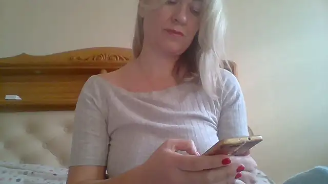 Snapshot of Mary888x chatting on February 24, 2025, 7:22 am Mary888x online show from February 24, 2025, 7:22 am