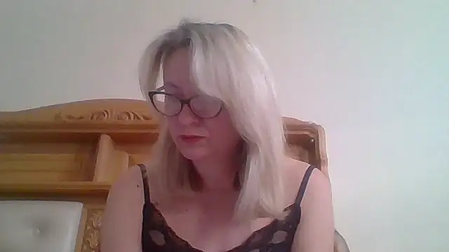 Snapshot of Mary888x chatting on February 26, 2025, 6:58 am Mary888x online show from February 26, 2025, 6:58 am