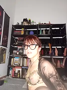 MirianaB online show from December 16, 2025, 7:52 pm