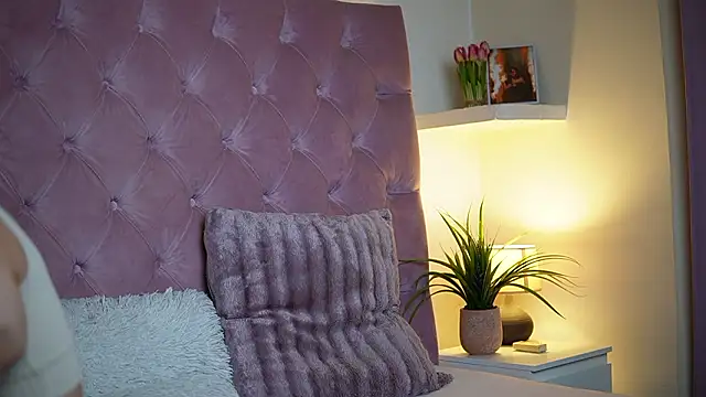 MaiaMini online show from March 7, 2026, 10:29 pm