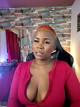 Snapshot of DashaSousaa chatting on May 4, 2026, 7:43 pm DashaSousaa online show from May 4, 2026, 7:43 pm