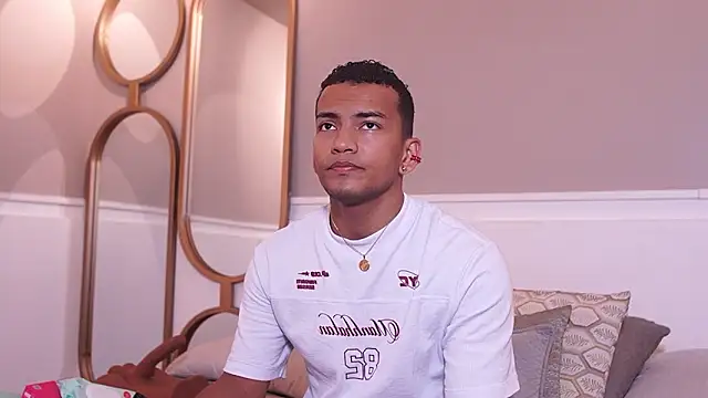 Rafa2004Cruz online show from April 5, 2026, 5:32 pm