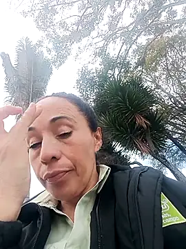 Coeur de luxure online show from October 29, 2025, 5:25 pm