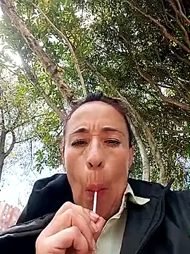 Snapshot of Coeur_de_luxure chatting on June 26, 2026, 6:34 pm Coeur de luxure online show from June 26, 2026, 6:34 pm