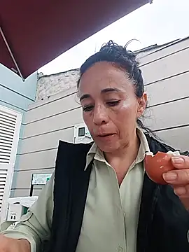 Snapshot of Coeur_de_luxure chatting on June 27, 2026, 1:39 pm Coeur de luxure online show from June 27, 2026, 1:39 pm