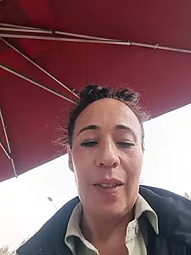 Snapshot of Coeur_de_luxure chatting on July 4, 2026, 1:39 pm Coeur de luxure online show from July 4, 2026, 1:39 pm