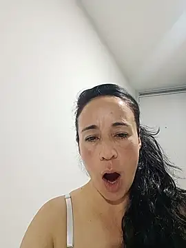Snapshot of Coeur_de_luxure chatting on July 26, 2026, 11:22 pm Coeur de luxure online show from July 26, 2026, 11:22 pm