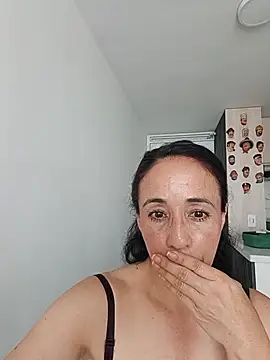 Snapshot of Coeur_de_luxure chatting on July 31, 2026, 6:40 pm Coeur de luxure online show from July 31, 2026, 6:40 pm