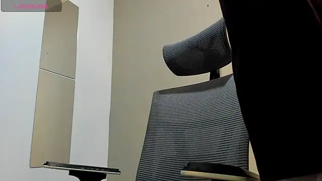 mattiwsmorris  online show from November 26, 2025, 12:22 am