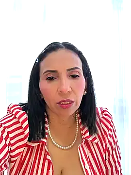 Mrsvictoriaaa online show from November 28, 2025, 8:00 pm