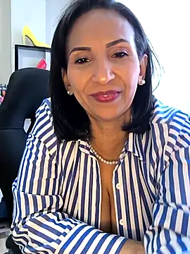 Snapshot of Mrsvictoriaaa chatting on April 15, 2026, 7:43 pm Mrsvictoriaaa online show from April 15, 2026, 7:43 pm