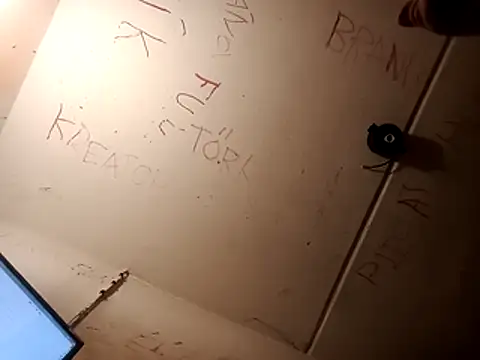 VickyDevilEU online show from October 15, 2025, 2:01 am