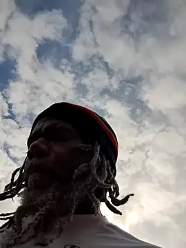 Snapshot of KingSlim56 chatting on October 4, 2025, 10:19 pm KingSlim56 online show from October 4, 2025, 10:19 pm