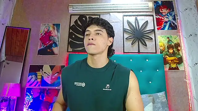 LiamAndrewzz online show from December 17, 2025, 8:04 pm