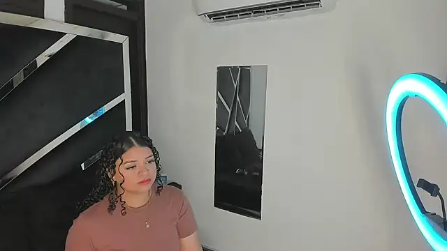 Rubyxht online show from December 5, 2025, 12:47 pm