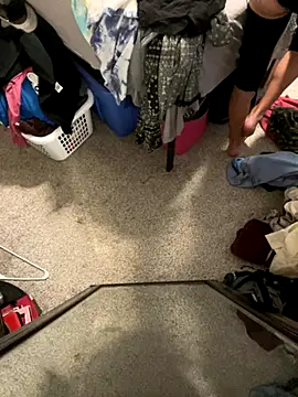 Snapshot of QueenM3 chatting on November 17, 2025, 6:03 pm QueenM3 online show from November 17, 2025, 6:03 pm