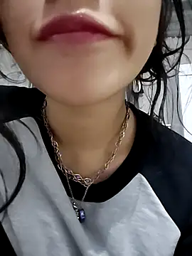 ElaRuil69 online show from November 5, 2025, 2:44 am