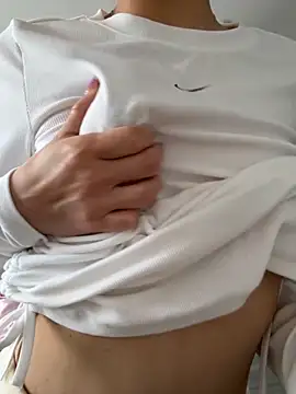 skybeatrice7 online show from November 23, 2025, 7:24 pm