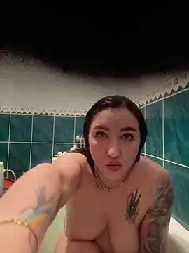 Snapshot of Naughtbaby_2025 chatting on December 15, 2025, 3:38 pm Naughtbaby 2025 online show from December 15, 2025, 3:38 pm