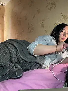 Snapshot of Naughtbaby_2025 chatting on May 6, 2026, 12:43 pm Naughtbaby 2025 online show from May 6, 2026, 12:43 pm