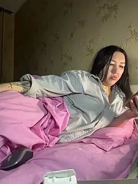 Snapshot of Naughtbaby_2025 chatting on May 7, 2026, 12:49 am Naughtbaby 2025 online show from May 7, 2026, 12:49 am