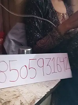 Snapshot of Dolly_b chatting on February 17, 2025, 5:10 pm Dolly b online show from February 17, 2025, 5:10 pm