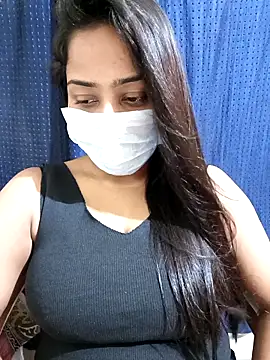 COZY ROZI online show from March 11, 2025, 3:56 pm