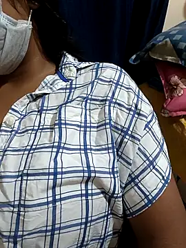 COZY ROZI online show from September 11, 2025, 3:56 pm