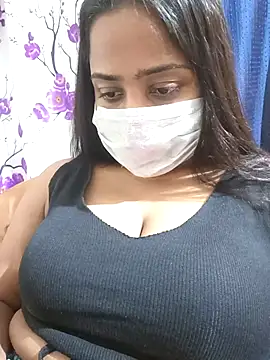 COZY ROZI online show from October 16, 2025, 4:41 pm