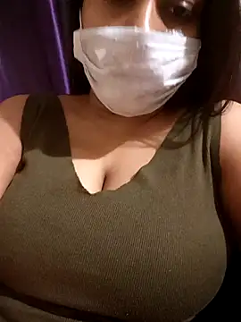 COZY ROZI online show from November 16, 2025, 4:12 pm