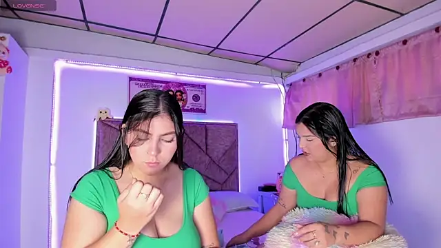 Cristal Smith20 online show from November 14, 2025, 12:37 pm