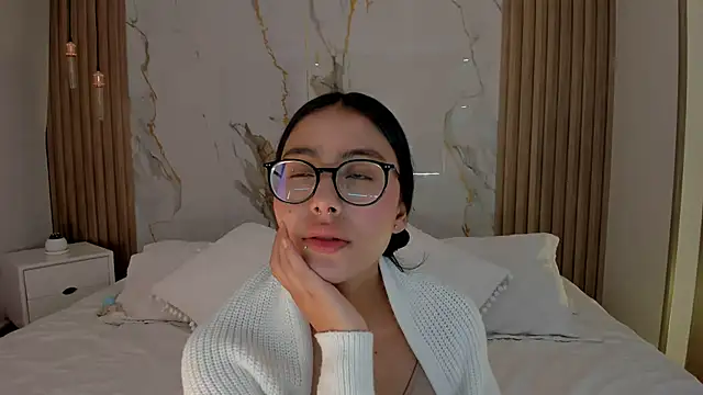 miss martiina online show from September 12, 2025, 3:06 am