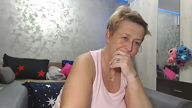 RosesandLillies online show from April 3, 2026, 5:11 pm