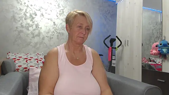 RosesandLillies online show from April 7, 2026, 4:29 pm