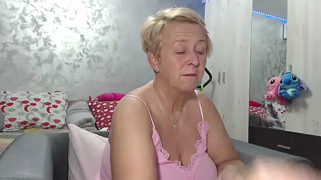 RosesandLillies online show from April 10, 2026, 4:33 pm