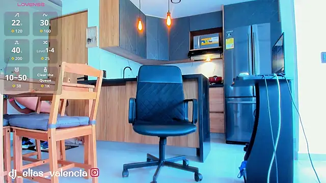 Snapshot of fitnolan chatting on February 14, 2026, 5:10 pm fitnolan online show from February 14, 2026, 5:10 pm