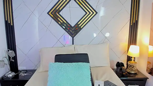 EmilyDiaaz online show from November 15, 2025, 12:23 pm