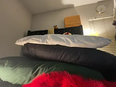 celestefantasea online show from February 19, 2025, 8:55 am