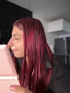 Emily-teen online show from February 7, 2026, 4:43 pm