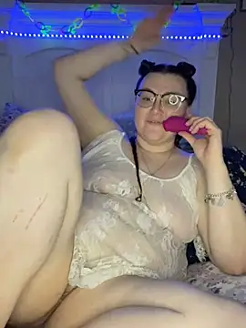 HTXBELLE online show from March 8, 2025, 12:41 pm