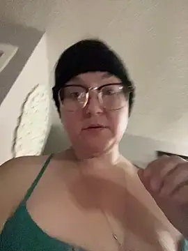 Snapshot of HTXBELLE chatting on February 1, 2026, 11:42 am HTXBELLE online show from February 1, 2026, 11:42 am