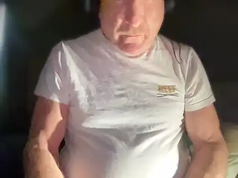 DominantDong online show from April 28, 2026, 2:33 pm