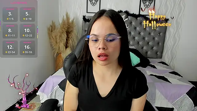 Kath latorre online show from October 22, 2025, 1:33 pm