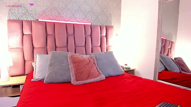 Snapshot of AbellaFox_ chatting on February 23, 2026, 8:17 pm AbellaFox online show from February 23, 2026, 8:17 pm