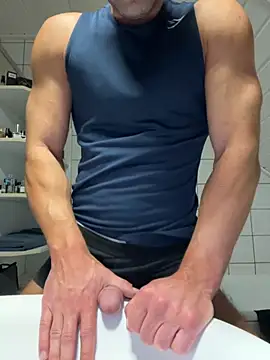 Snapshot of Nita69 chatting on November 15, 2025, 4:14 pm Nita69 online show from November 15, 2025, 4:14 pm